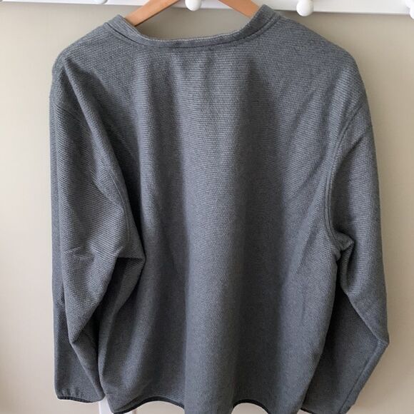 Lands End pullover  - Picture 4 of 4